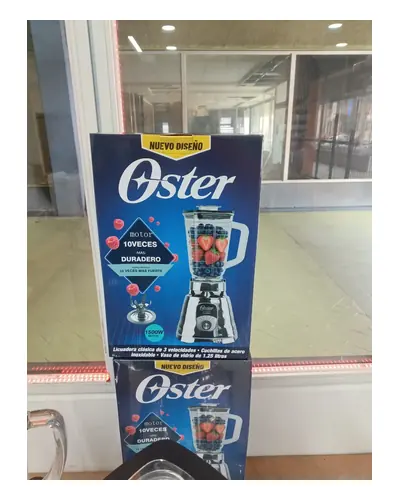 Licuadora Oster cromada, foto 2 de 2